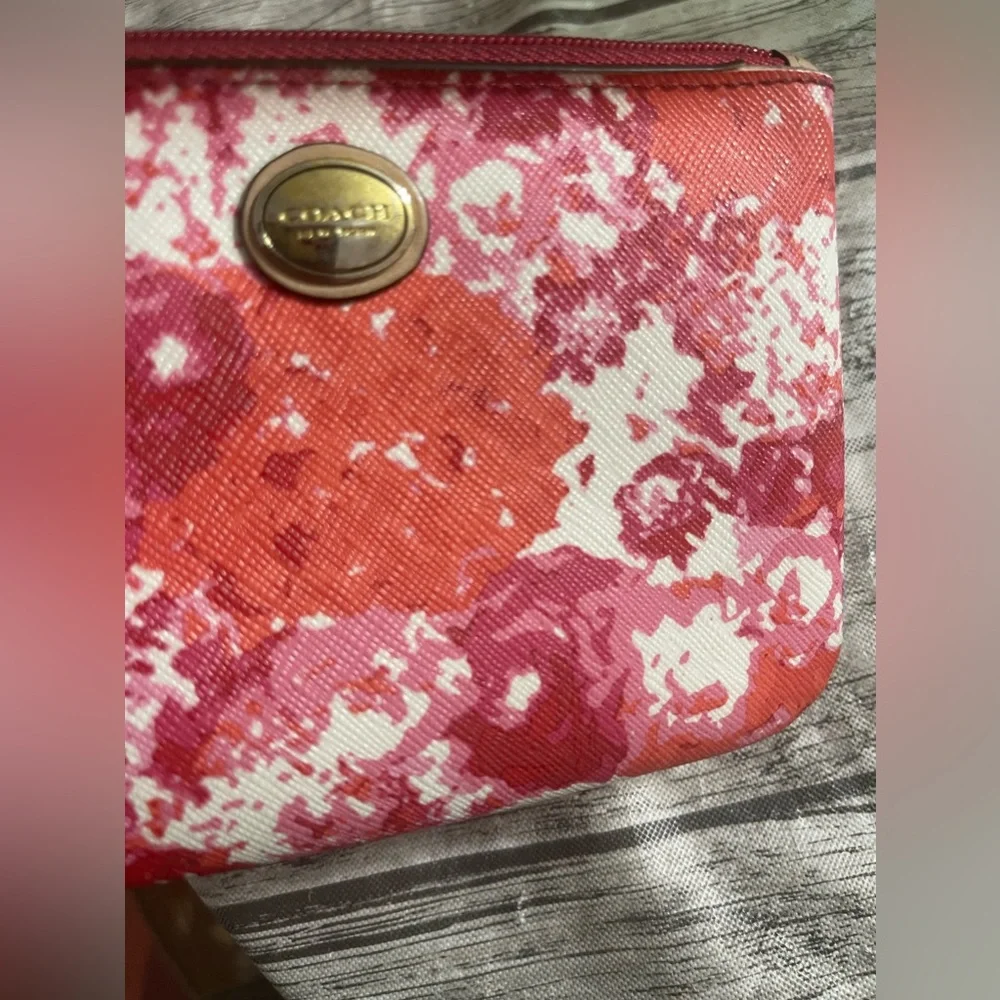 Coach Floral Peyton Wristlet Wallet - Picture 9 of 9
